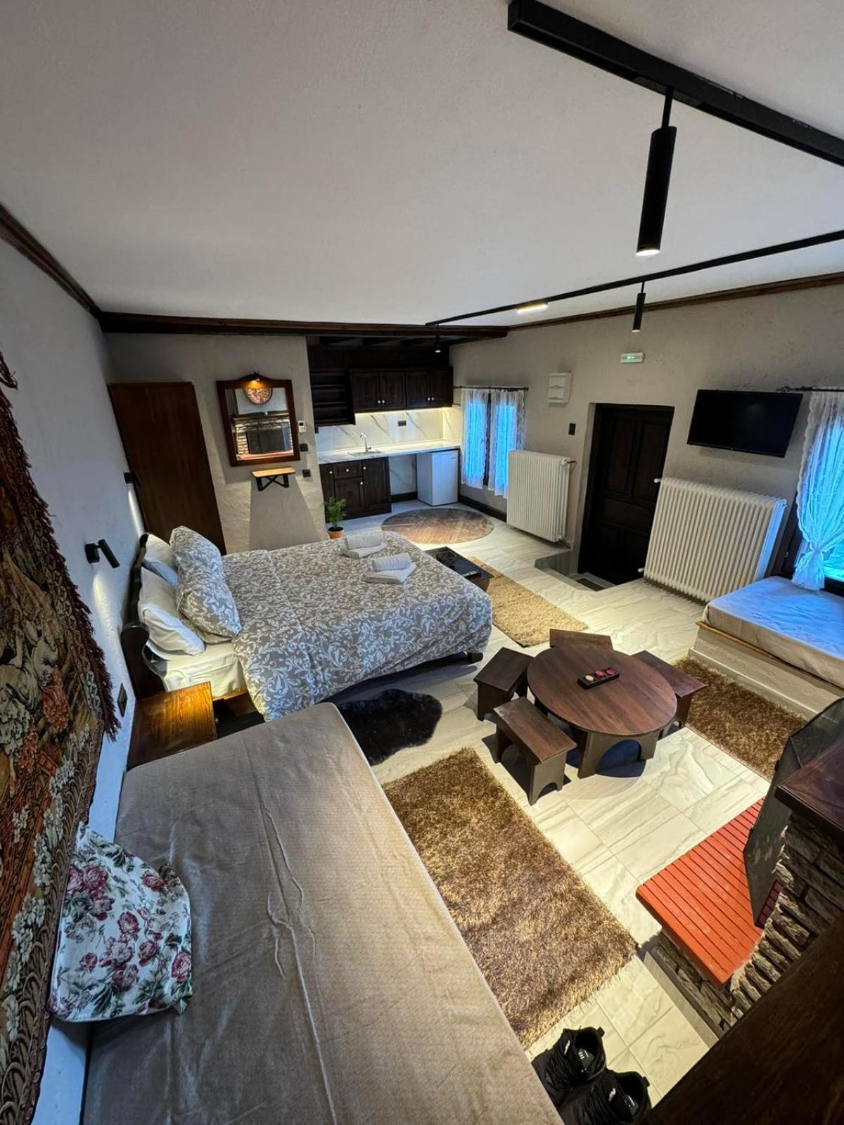 Enastron Guesthouse Палеос-Пантелеймонас Екстер'єр фото