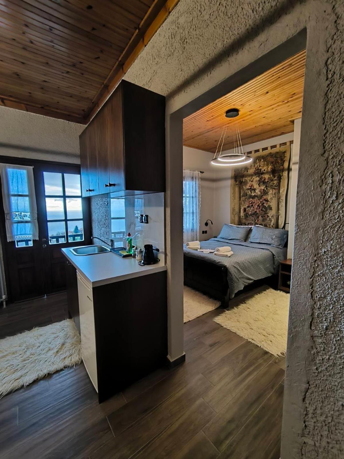 Enastron Guesthouse Палеос-Пантелеймонас Екстер'єр фото